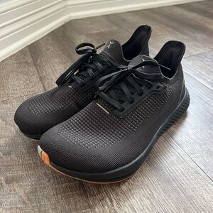 Flux Adapt Runner - Black | M9 W10.5. - Like New